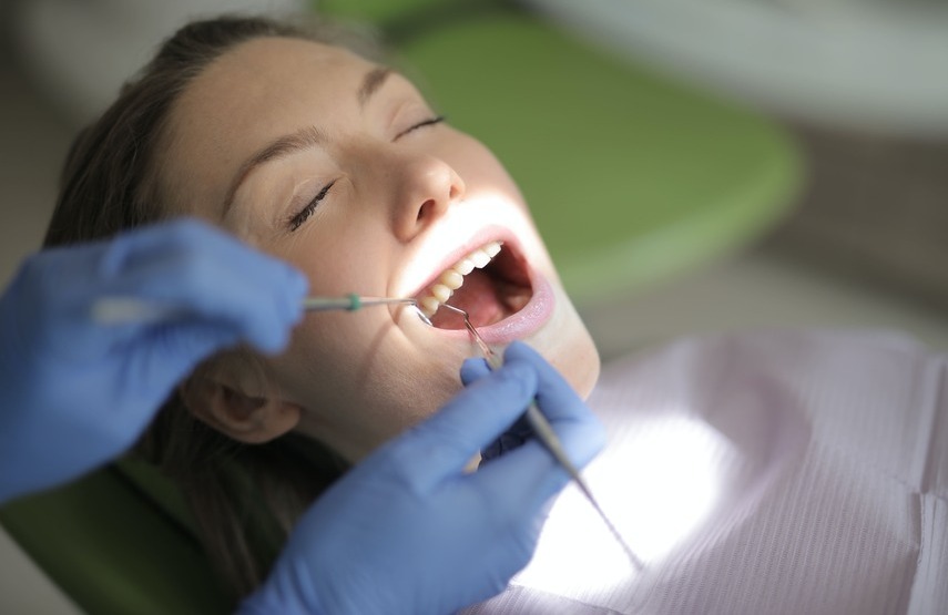 Tratamiento para pus en la encía