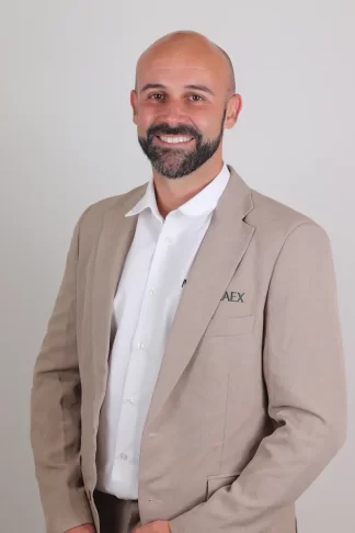 David_Alcaraz_Atencion_al_paciente-324x486-1