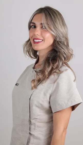 Maica_Davo-324x566-1